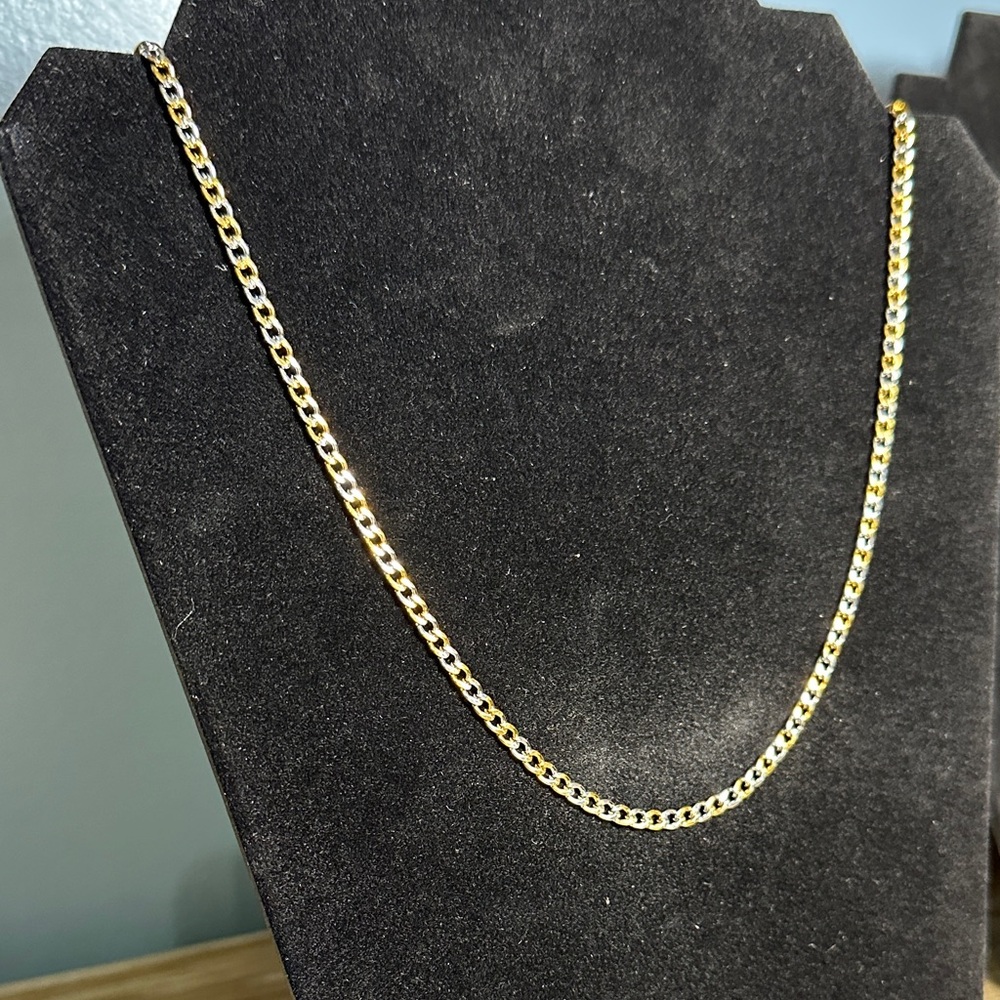 GRADUATION GIFT ALERT ‼️ Elegant Stainless Steel Silver/Gold Chain Necklace